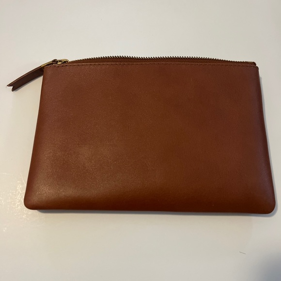 Madewell leather “the pouch” clutch - Picture 5 of 13
